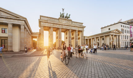 Berlins Brandenburg Gate in Berlin in sunset