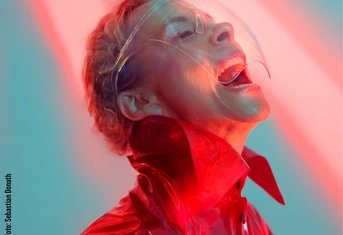 DI VI SI ON - die Vision im Renaissance Theater Berlin