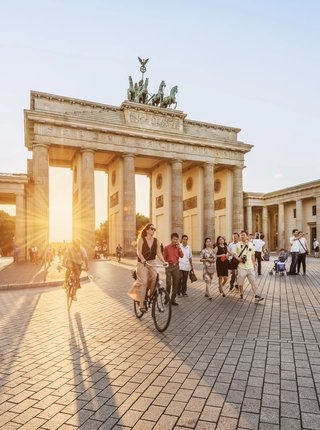 Berlins Brandenburg Gate in Berlin in sunset
