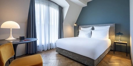 sly room