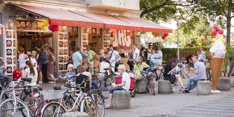 exteroir view of th Aldemir ice cream parlour in Berlin 