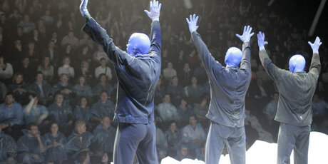 Blue Man Group performance in the Stage Blumax Theatre