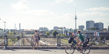 Das Urban Spree liegt an der Warschauer Brücke in Berlin