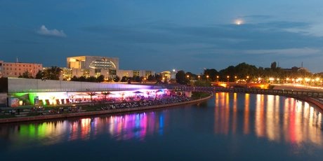 Berlin Party Strand Bar