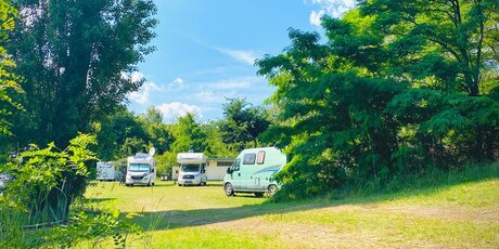 Wohnmobile am Campingplatz Plötzensee