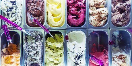 Comer helado, variedad de colores
