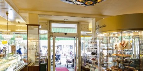 Entrada a la confitería Fester en Berlín Spandau