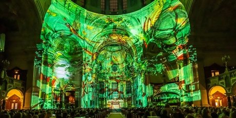 Berliner Dom während des Festival of Lights