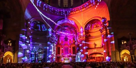 Berliner Dom während des Festival of Lights