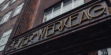 Eingangsportal der Filmkopieranstalt Geyer-Werke AG in Berlin