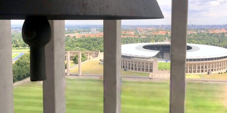 Glockenturm am Olympiastadion in Berlin