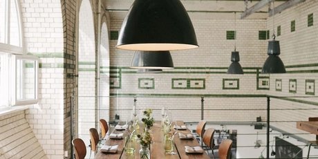 Restaurant Eins44 in einer ehem Industriehalle