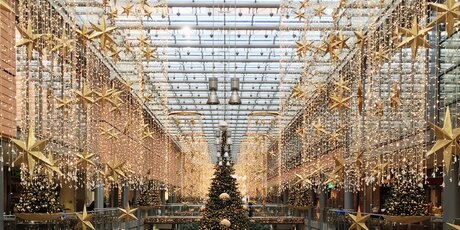 Potsdamer Platz Arkaden in Berlin in der Weihnachtszeit