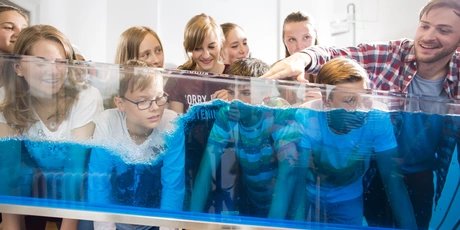 Schülergruppe im Science Center Spectrum Berlin