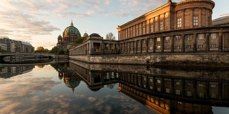 Blick auf den Kolonnadenhof auf der Museumsinsel