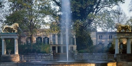 Palacio Glienicke con fuente