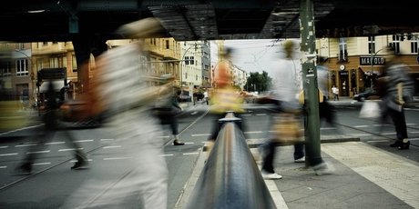 Menschen auf der Straße in Berlin