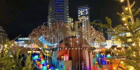 Weihnachtsmarkt an der Gedächtniskirche in Berlin Charlottenburg