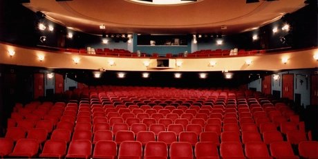 Theatersaal der Wühlmäuse Berlin Kabarett