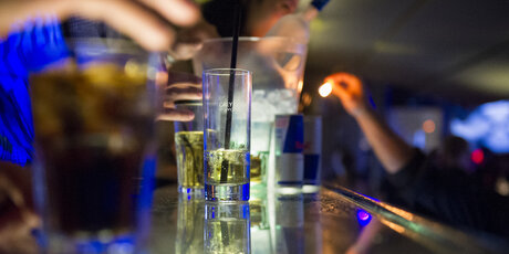 Nachtleben: An der Bar 