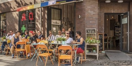 Scène LGBTIQA+ dans le quartier de Nollendorf