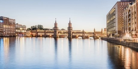 Friedrichshain-Kreuzberg, Oberbaumbruecke