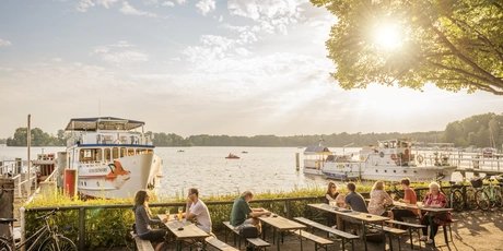 Greenwichpromenade am Tegeler See in Berlin