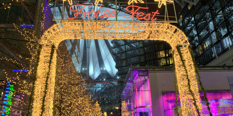Fabelhafte Weihnachtswelt im Sony Center Berlin