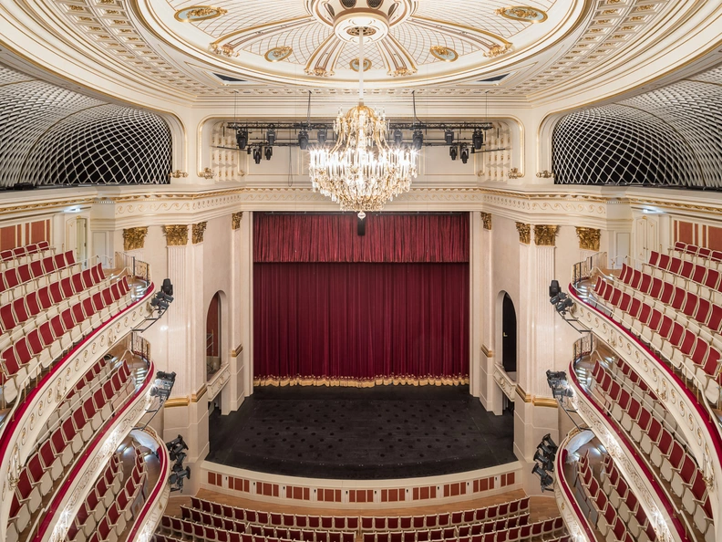 Pre-Performance-Tour