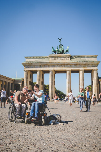 Barrier-free sightseeing at Brandenburg Gate in Berlin
