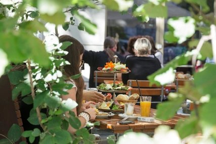Café dans le Prenzlauer Berg Petit-déjeuner à l'Anna Blume