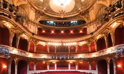 Zuschauerränge Berliner Ensemble Innenansicht des Berliner Ensembles
