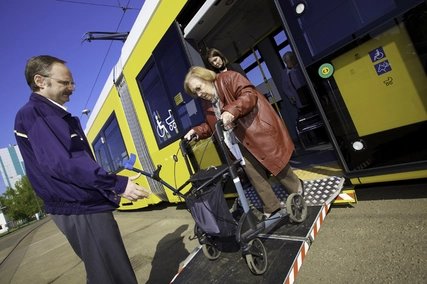 Barrierefreiheit im öffentlichen Nahverkehr Barrierefreiheit im öffentlichen Nahverkehr