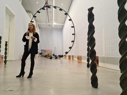 Alicja Kwade zu ihrem Projekt "In Abwesenheit" in der Berlinischen Galerie