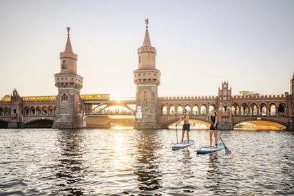 Stand Up Paddling an der Oberbaumbrücke