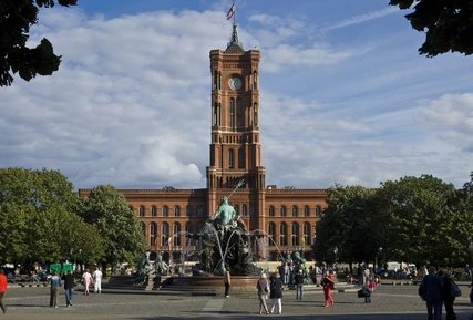 Exterior view Berliner Town Hall Exterioir view Berliner Town Hall with the fontain