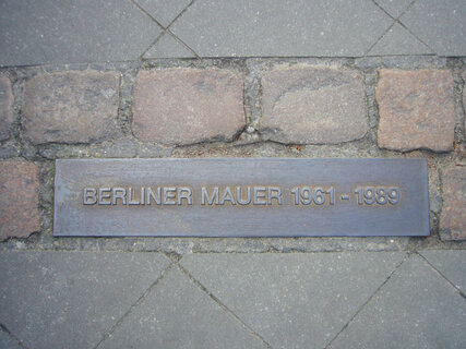 Berlin Wall, memorial plaque after 1989