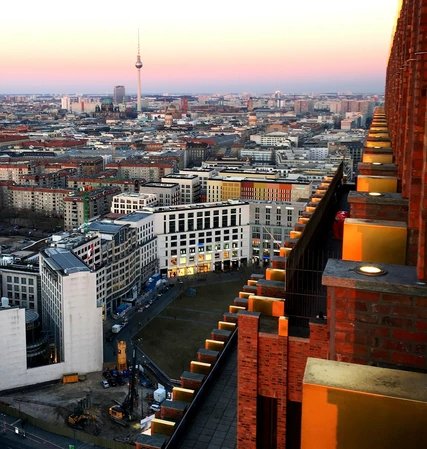 Vue sur Berlin à la vue de Panoramapunkt Vue sur Berlin au coucher du soleil