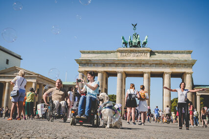 Accessibility in Berlin: Brandenburg Gate as a barrier free location in Berlin