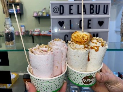 Ice cream rolls at Delabuu Berlin Ice cream rolls with marshmallow