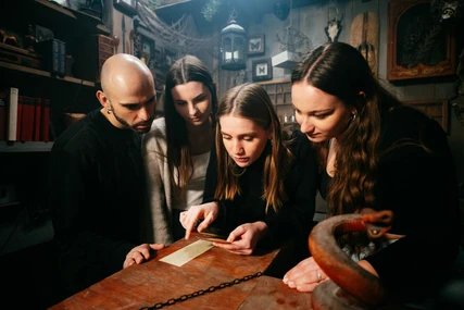 Exit, Escape Room Games