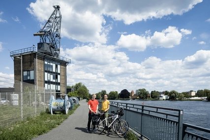 Fahrradfahrer beim Kranhaus