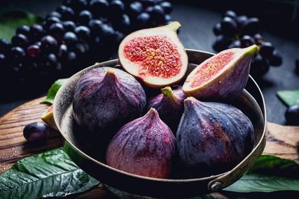 Fresh figs, close up