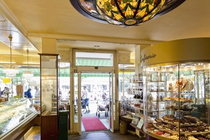 Entrance to the Fester Confectionery in Berlin Spandau Entrance to the Fester Confectionery in Berlin Spandau