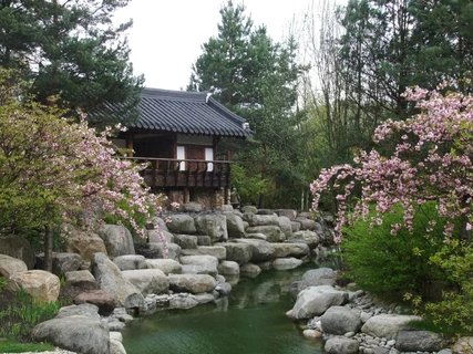 'Seoul Garden' in the Gardens of the World Korean Garden 'Seoul Garden' in the Gardens of the World