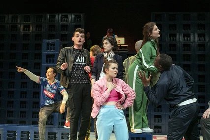 Grips-Theater Berlin, Abendprogramm Grips-Theater Berlin, Abendprogramm