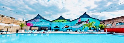 Beach Club Haubentaucher Industriedenkmal als Beach Club