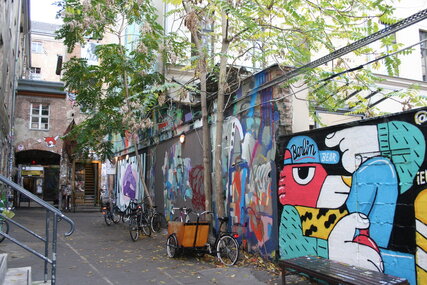 Streetart Alley im Hof des Hauses Schwarzenberg