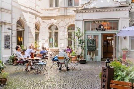 Cafe Rix im Heimathafen Neukölln