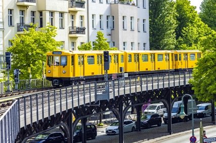 Hochbahn-Bahn in Berlin